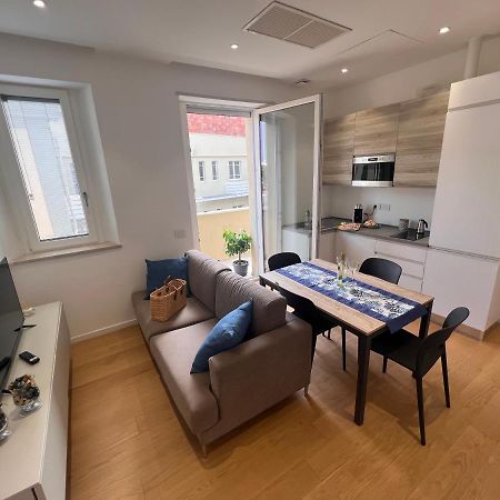 Happy Holiday Apartment 卡利亚里 外观 照片