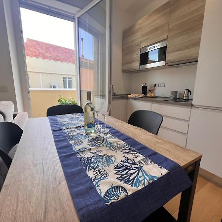 Happy Holiday Apartment 卡利亚里 外观 照片