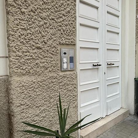 Happy Holiday Apartment 卡利亚里 外观 照片